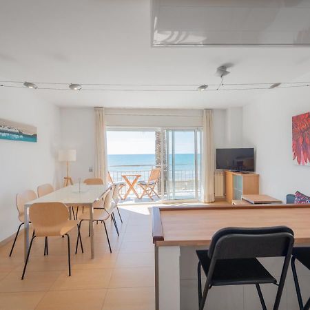 Insitges Sant Sebastia'S Beach Exterior photo