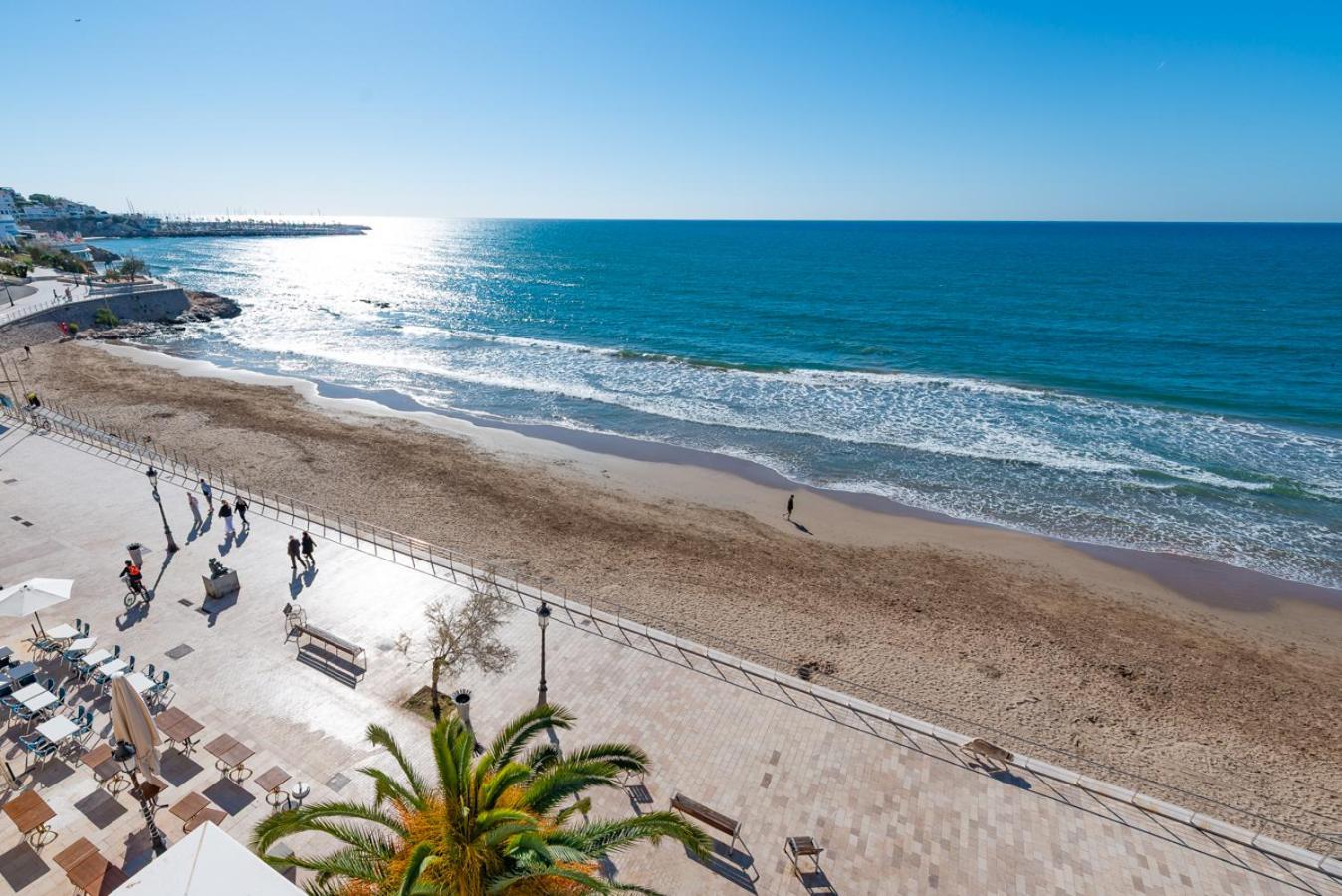 Insitges Sant Sebastia'S Beach Exterior photo