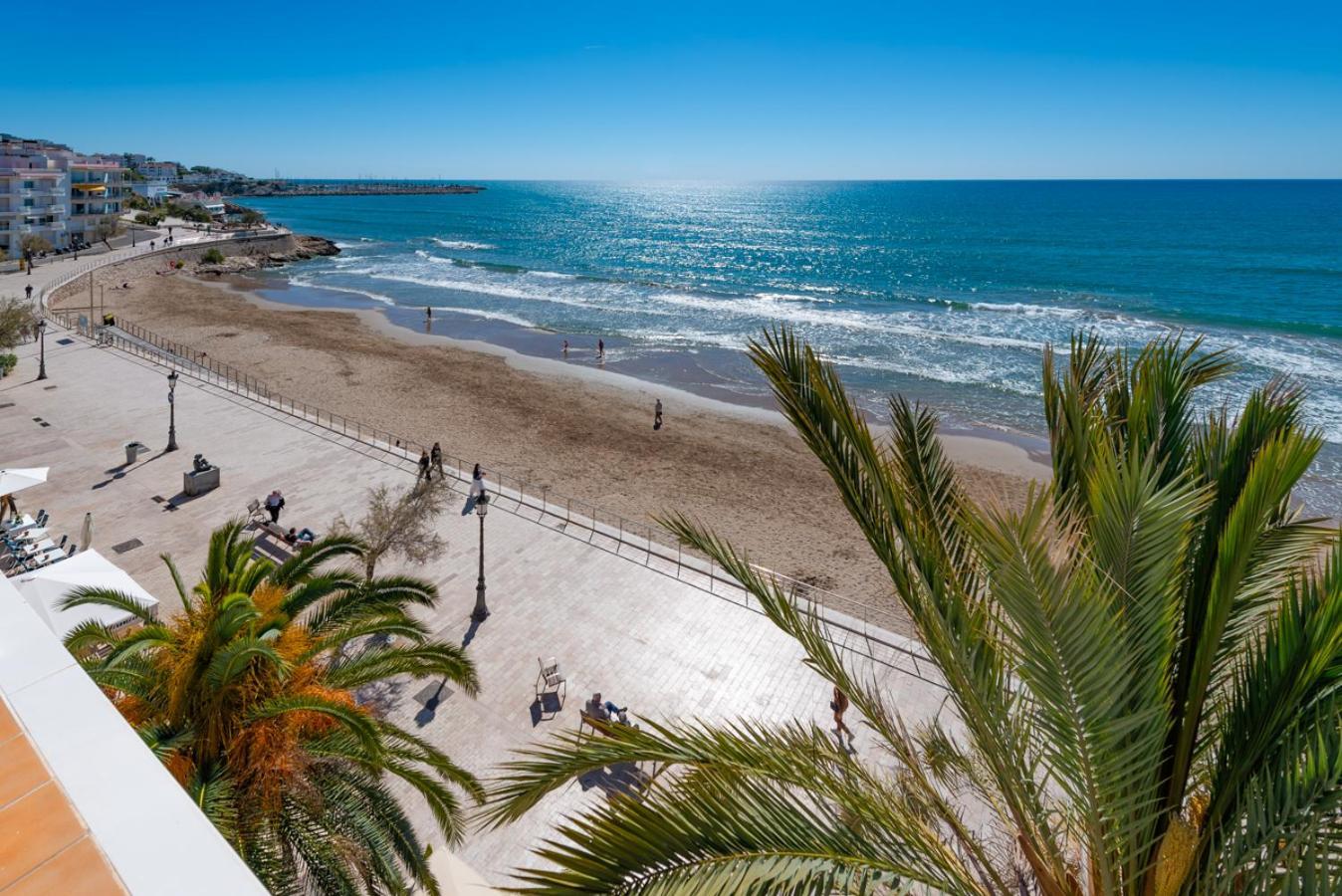 Insitges Sant Sebastia'S Beach Exterior photo
